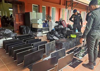 Cambodge : dans l’enfer des usines à fraude des triades chinoises