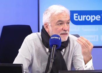 Menace terroriste : Pascal Praud pointe un «problème de crédibilité» de la ministre des Armées Catherine Vautrin