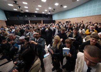 À Joigny, ces Français venus acclamer Jordan Bardella et son livre
