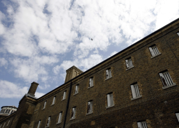 Royaume-Uni : la libération par erreur de détenus étrangers suscite l’indignation