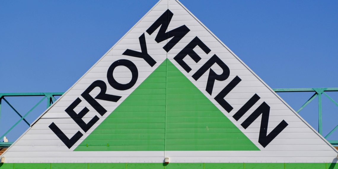«Opération de déstabilisation» : Leroy Merlin retire ses pubs sur Frontières sous la pression de l’extrême gauche