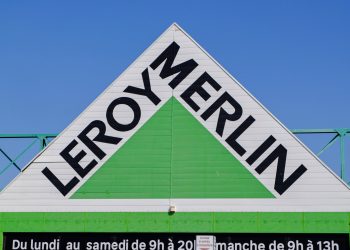 «Opération de déstabilisation» : Leroy Merlin retire ses pubs sur Frontières sous la pression de l’extrême gauche