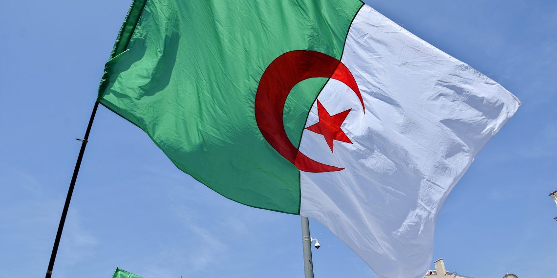 «La course à l’échalote se poursuit» : Alger raille la résolution de l’Assemblée dénonçant l’accord franco-algérien