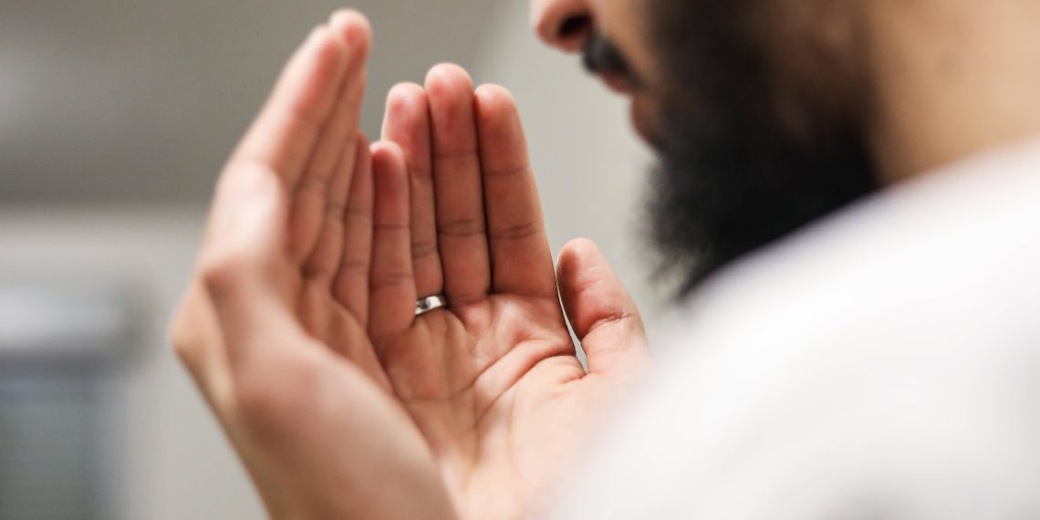 «L’heure est au sursaut républicain» : un jeune Français musulman appelle à agir contre l’islamisme