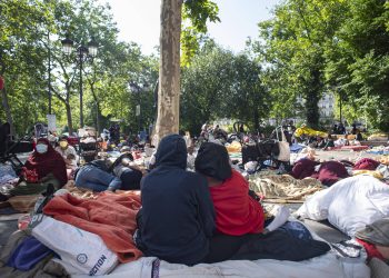 Paris : 300 migrants évacués de plusieurs camps et envoyés vers Bourges, Besançon et Toulouse
