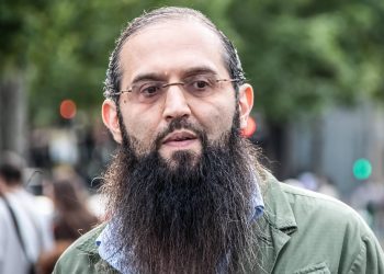 «Donnez-nous Paris 15e, on vous donnera Sarcelles» : le nouveau discours incendiaire d’Elias d’Imzalène