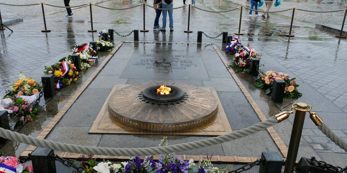 Tombe du Soldat inconnu : un Soudanais interpellé trois fois en une semaine pour des dégradations
