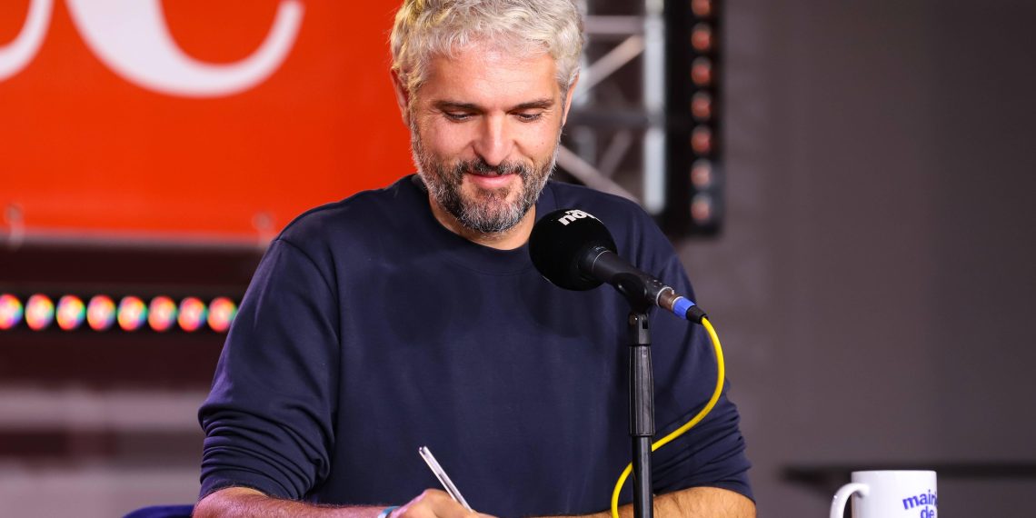 «La police, c’est Daech avec la sécurité de l’emploi» : un humoriste suscite l’indignation peu avant le 13-Novembre