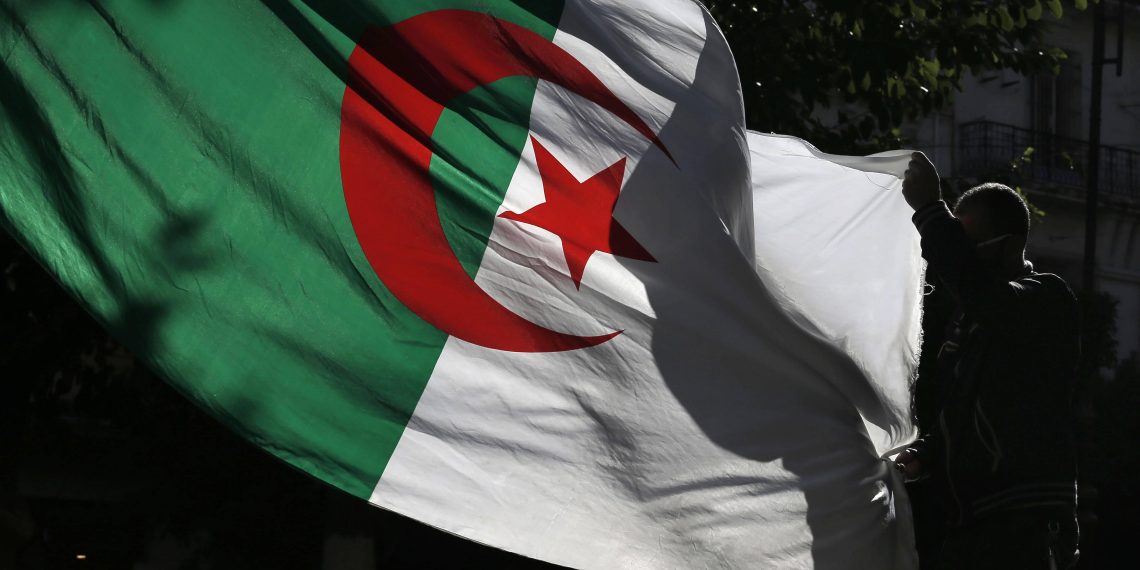 Algérie : une éditrice en prison à cause d’un post Facebook, symbole de l’autoritarisme de Tebboune