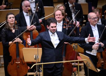 Fumigènes, heurts… L’orchestre philharmonique d’Israël pris pour cible à Paris