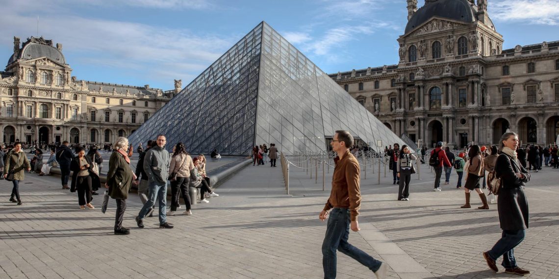 «Des opérations attractives au détriment de la sécurité» : la Cour des comptes étrille la gestion du Louvre