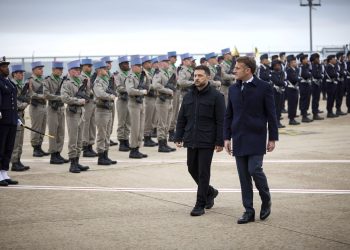 «La France alimente les sentiments pro-guerre» : la charge du Kremlin après l’accord sur les Rafale avec l’Ukraine