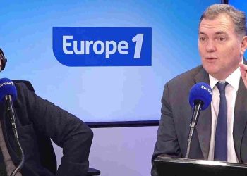 Sécurité dans les transports en commun : pistolets à impulsions électriques, mise à l’écart des «indésirables»… Les mesures souhaitées par le ministre Philippe Tabarot